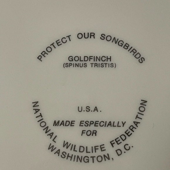 Elegant Bird Motif Decorative Plate Set - Picture 6 of 7